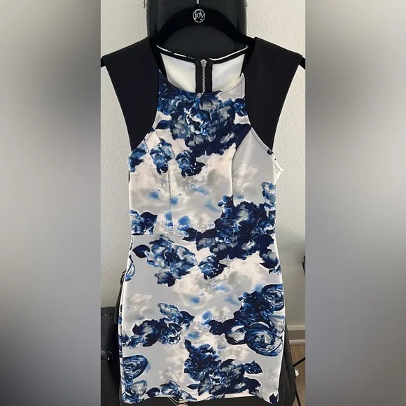 Dry Goods Dresses | Dry Goods Floral Blue Dress Stretchy Xs | Color: Blue/White | Size: Xs | Pm-95381520's Closet Dry Goods Dresses | Dry Goods Floral Blue Dress Stretchy Xs | Color: Blue/White | Size: Xs | Pm-95381520's Closet